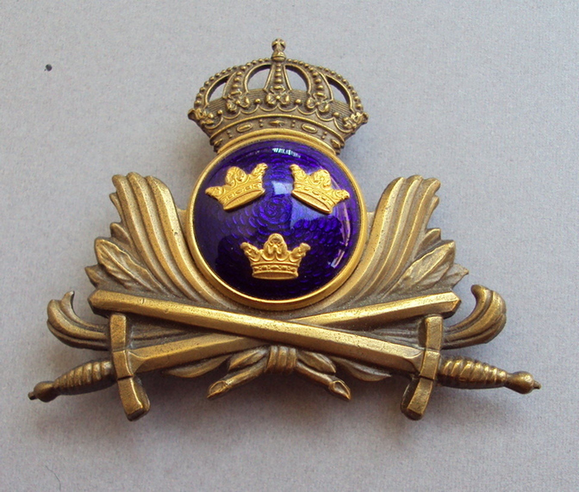 Swedish Army Cap Badge for Officer m/39